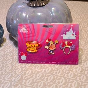 Disney Minnie Mouse Main Attractions Pin Set